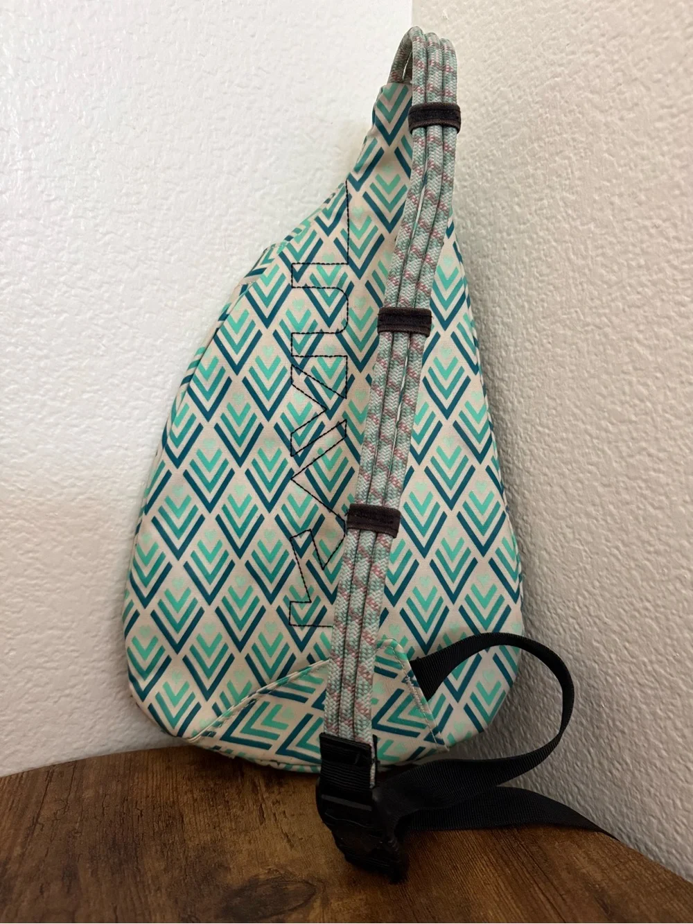 Kavu Teal & White Geo Chevron Rope Sling Backpack
